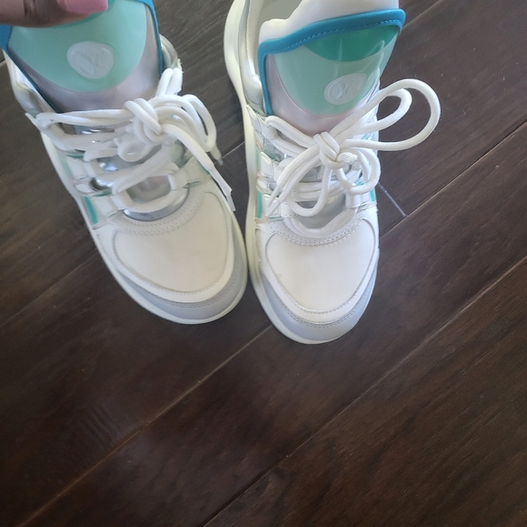 Auth louis vuitton archlight sneakers - Picture 2 of 15